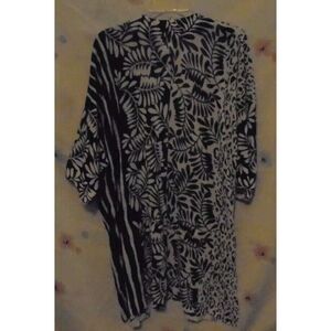 Chico's short sleeve‎ sweater cartigan size xxl black white
